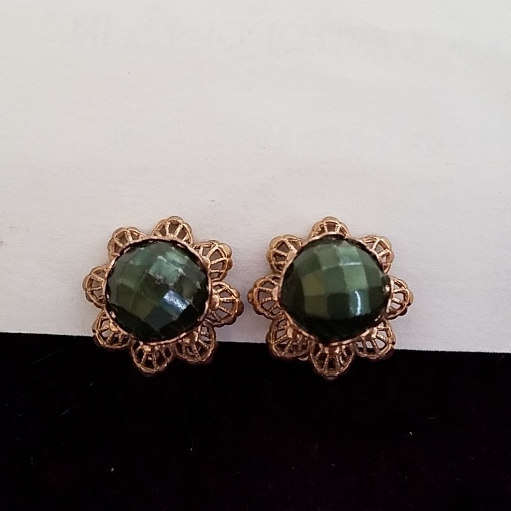 Vintage Green Stone Clip Earrings Retro Costume Jewelry Gift